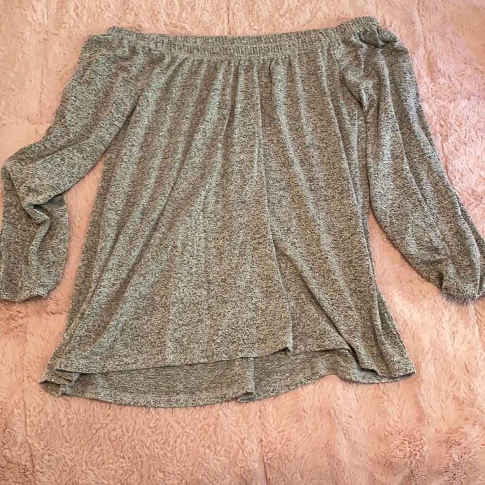 Off the shoulder heather grey shirt